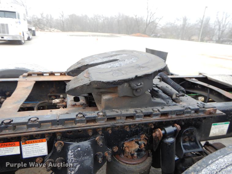 image for item EJ9918 2005 Freightliner Columbia semi truck