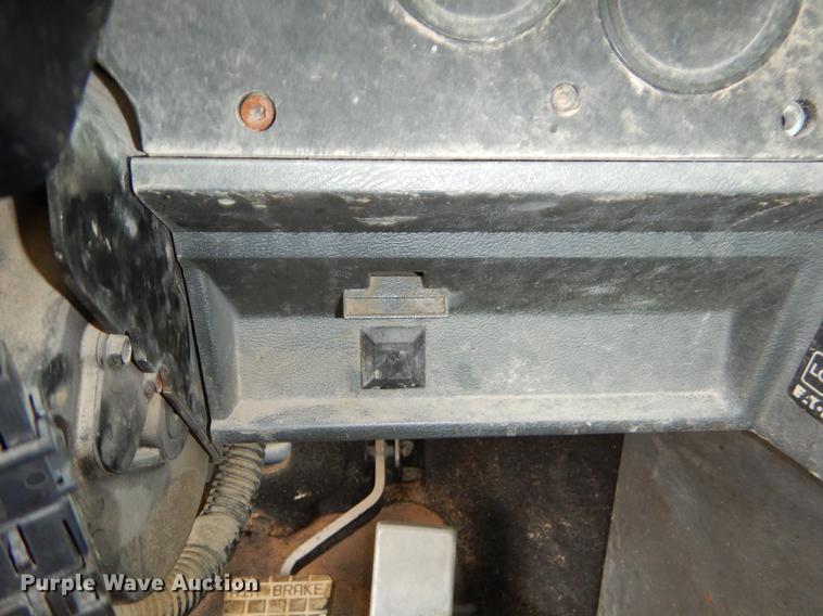 image for item EJ9919 1996 Mack CH613 semi truck