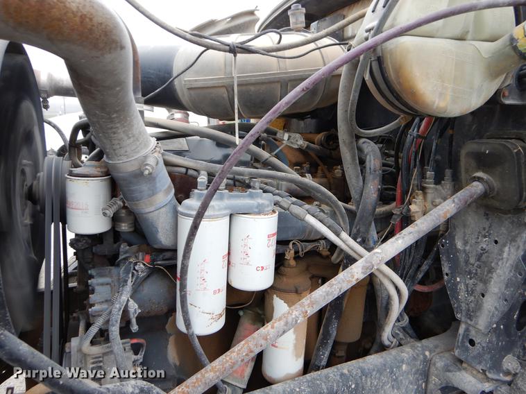 image for item EJ9919 1996 Mack CH613 semi truck