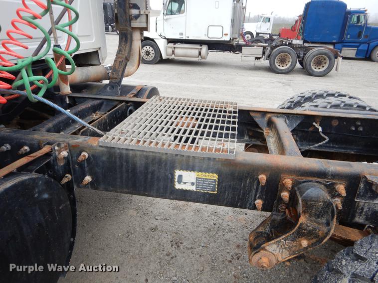 image for item EJ9919 1996 Mack CH613 semi truck