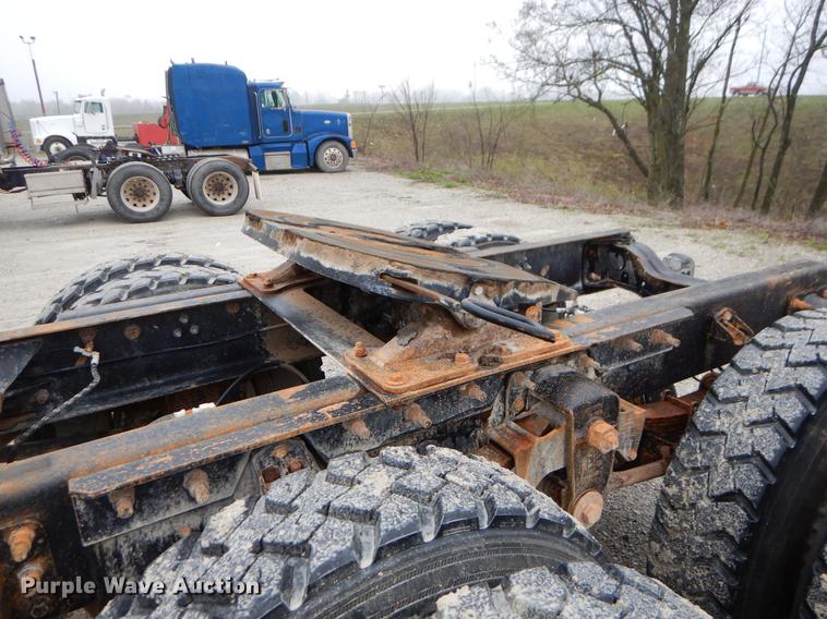 image for item EJ9919 1996 Mack CH613 semi truck