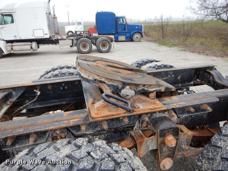 image for item EJ9919 1996 Mack CH613 semi truck