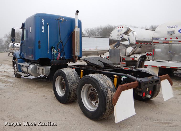 image for item EJ9920 2006 Freightliner Columbia semi truck