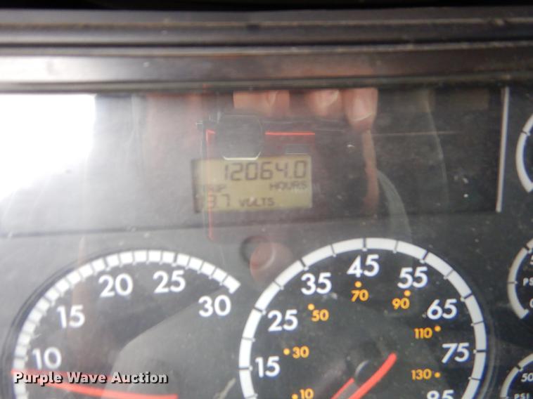 image for item EJ9920 2006 Freightliner Columbia semi truck