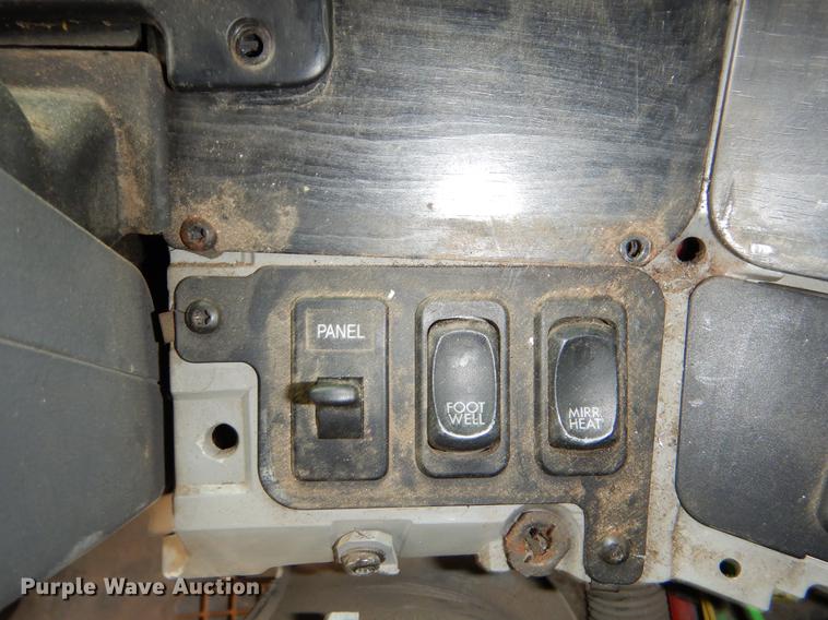 image for item EJ9920 2006 Freightliner Columbia semi truck