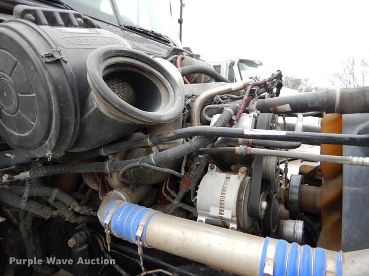 image for item EJ9920 2006 Freightliner Columbia semi truck