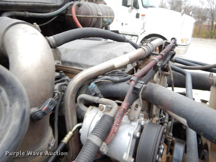 image for item EJ9920 2006 Freightliner Columbia semi truck