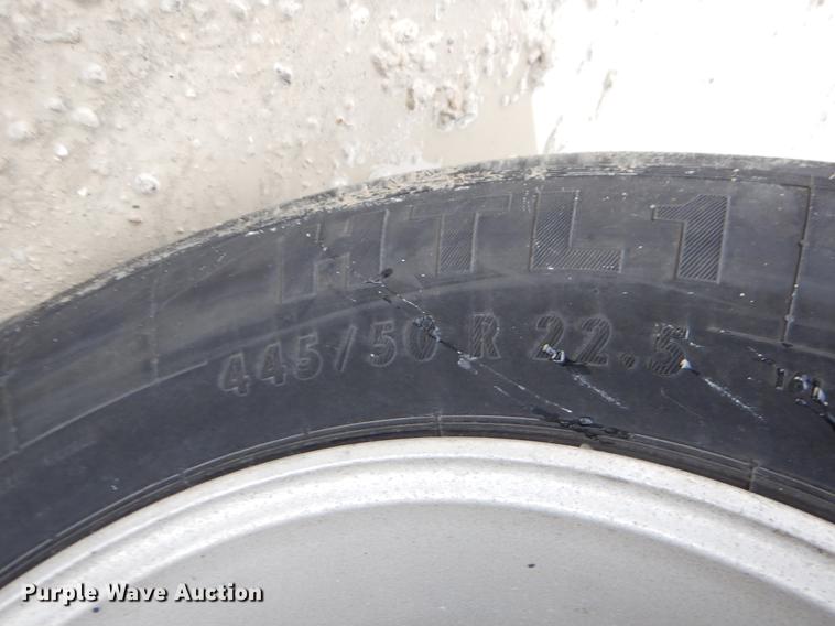 image for item EJ9920 2006 Freightliner Columbia semi truck