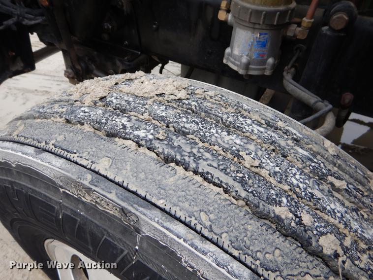 image for item EJ9920 2006 Freightliner Columbia semi truck