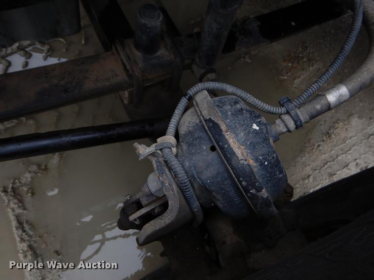 image for item EJ9920 2006 Freightliner Columbia semi truck