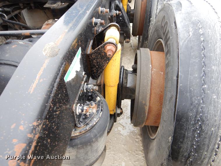 image for item EJ9920 2006 Freightliner Columbia semi truck