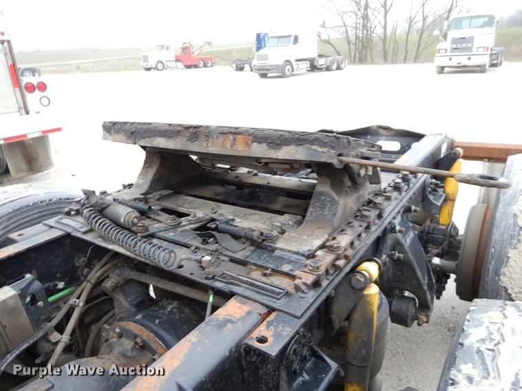 image for item EJ9920 2006 Freightliner Columbia semi truck