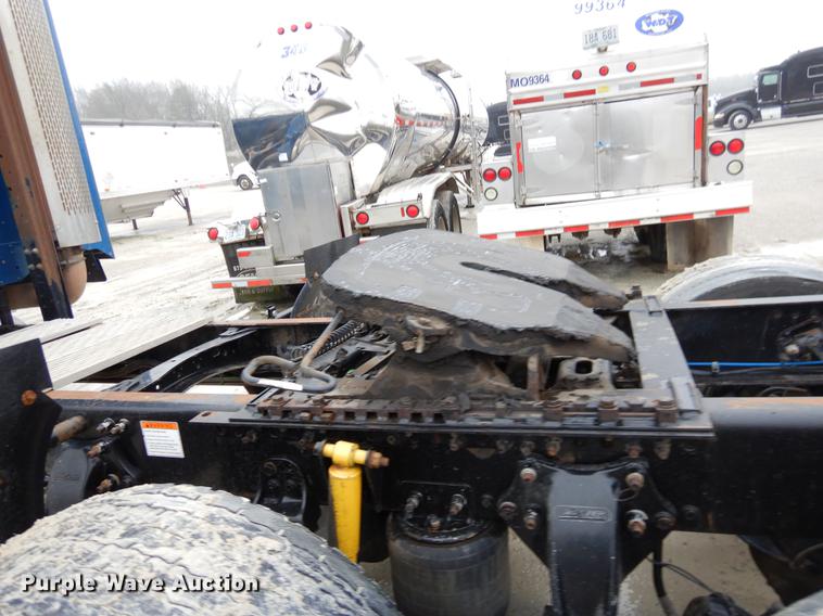 image for item EJ9920 2006 Freightliner Columbia semi truck