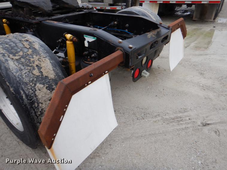 image for item EJ9920 2006 Freightliner Columbia semi truck