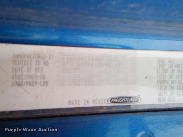 image for item EJ9920 2006 Freightliner Columbia semi truck