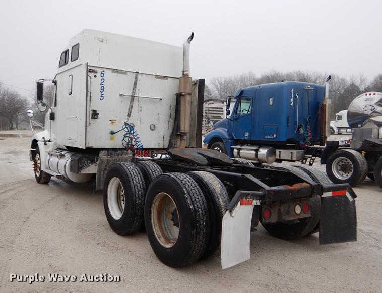 image for item EJ9921 2007 International 9400i semi truck