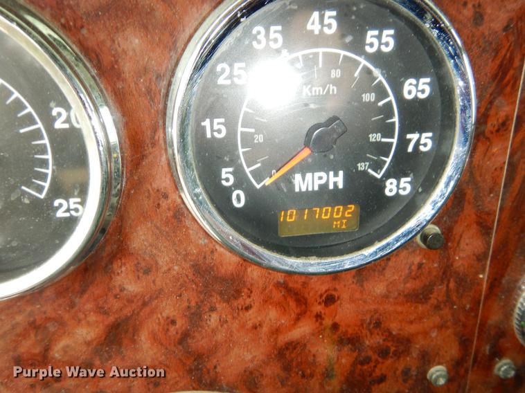 image for item EJ9921 2007 International 9400i semi truck