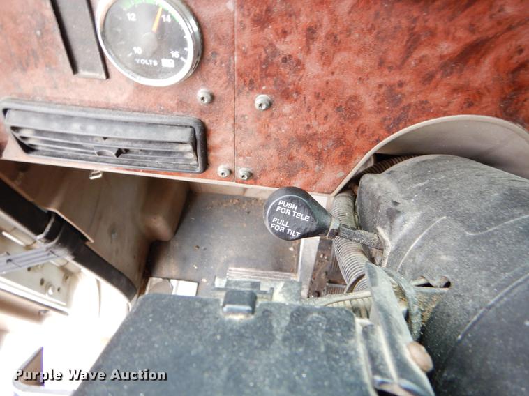 image for item EJ9921 2007 International 9400i semi truck