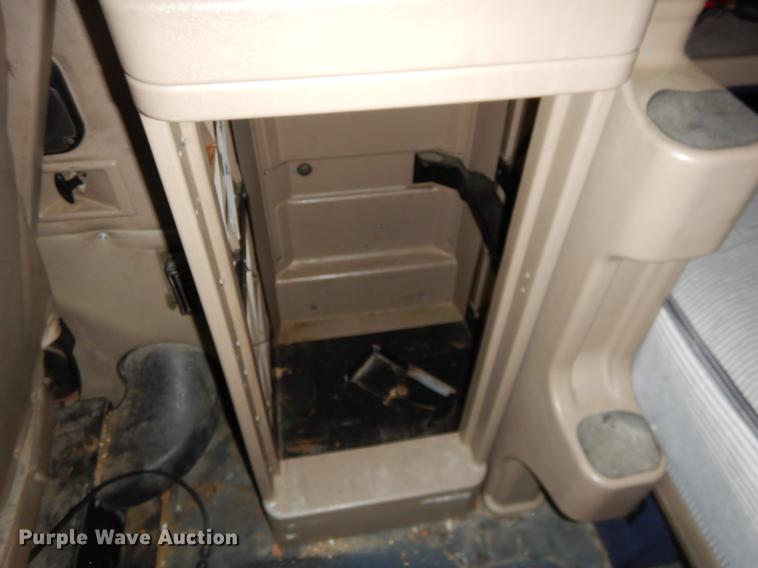 image for item EJ9921 2007 International 9400i semi truck