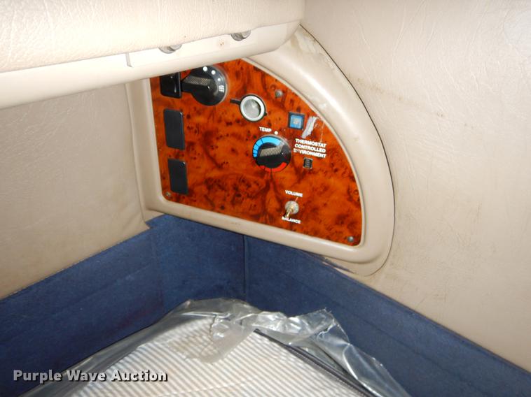 image for item EJ9921 2007 International 9400i semi truck