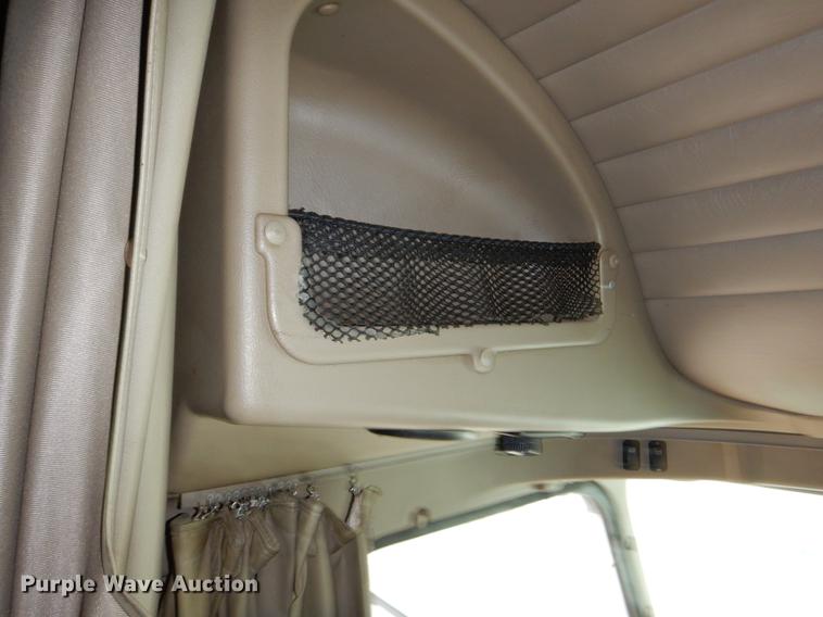 image for item EJ9921 2007 International 9400i semi truck