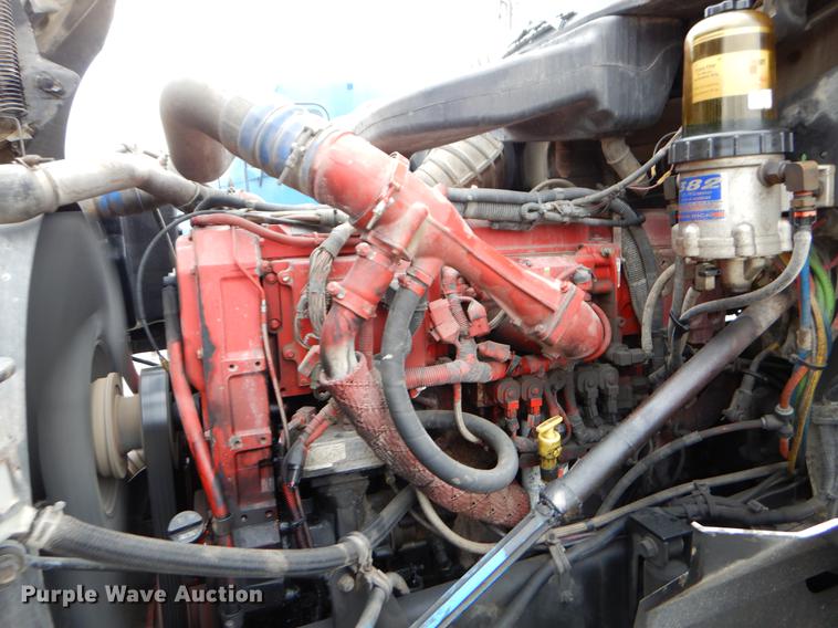 image for item EJ9921 2007 International 9400i semi truck