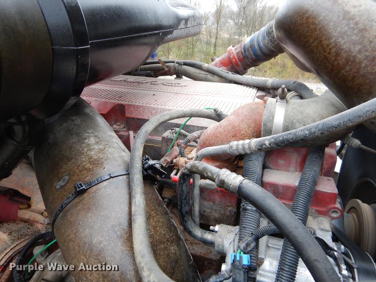 image for item EJ9921 2007 International 9400i semi truck