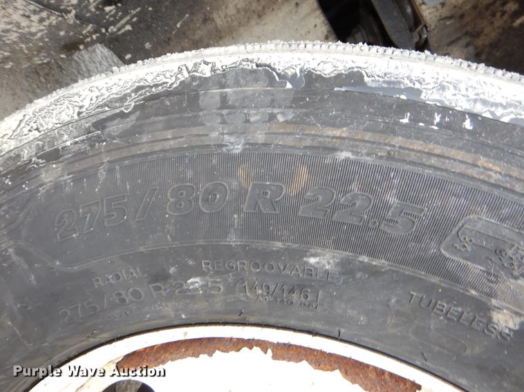 image for item EJ9921 2007 International 9400i semi truck