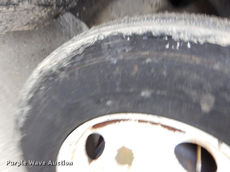 image for item EJ9921 2007 International 9400i semi truck