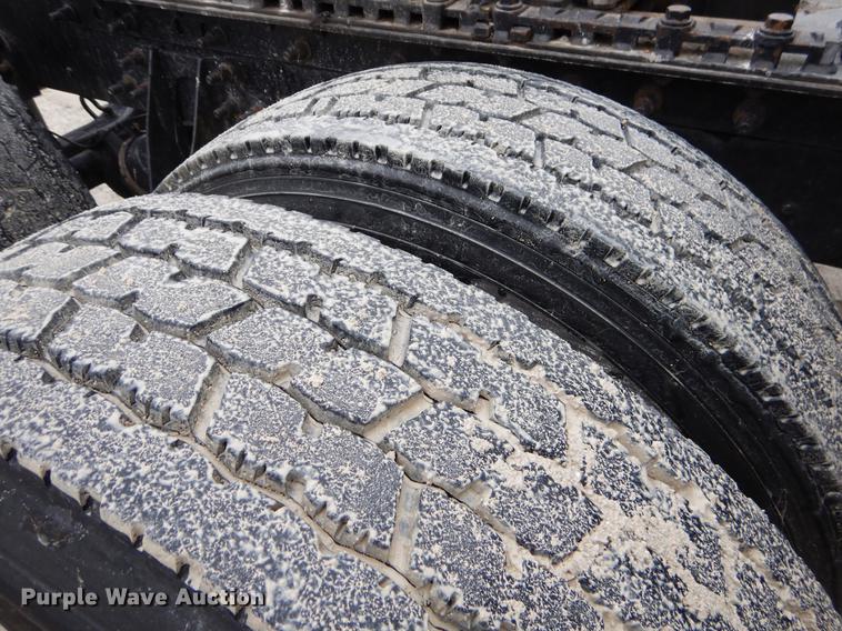 image for item EJ9921 2007 International 9400i semi truck