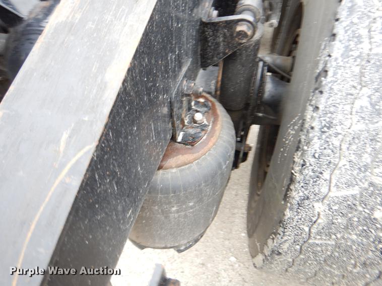 image for item EJ9921 2007 International 9400i semi truck