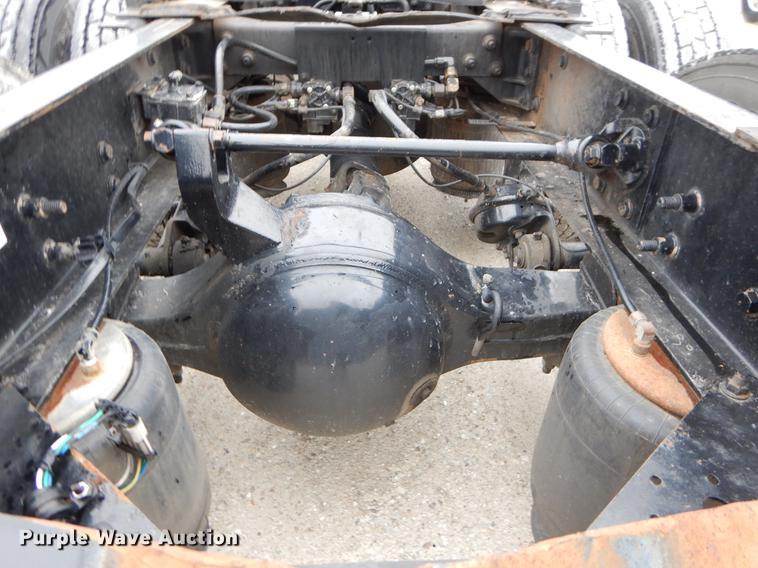 image for item EJ9921 2007 International 9400i semi truck