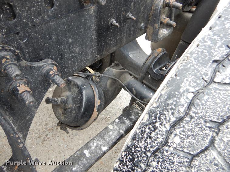 image for item EJ9921 2007 International 9400i semi truck