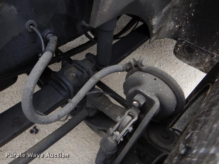 image for item EJ9921 2007 International 9400i semi truck