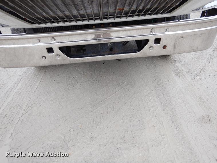 image for item EJ9921 2007 International 9400i semi truck