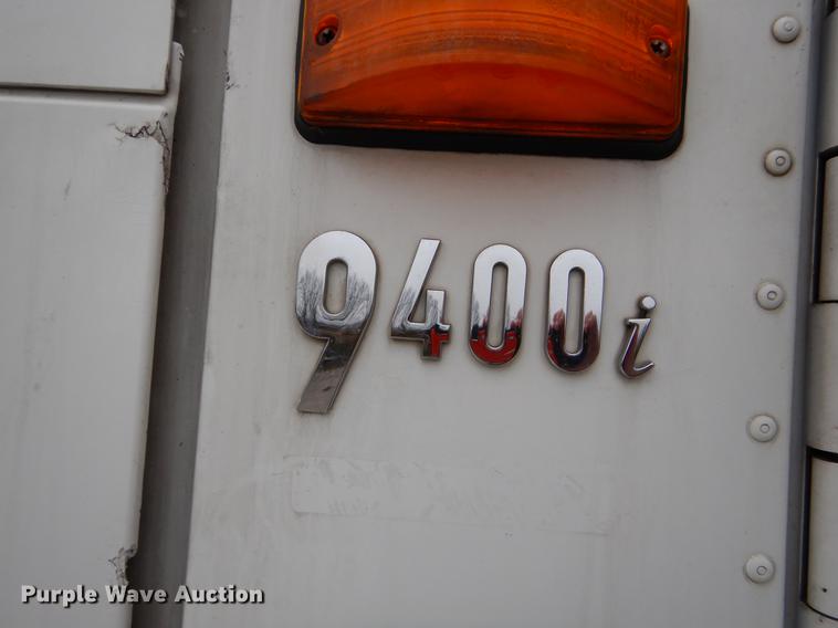 image for item EJ9921 2007 International 9400i semi truck