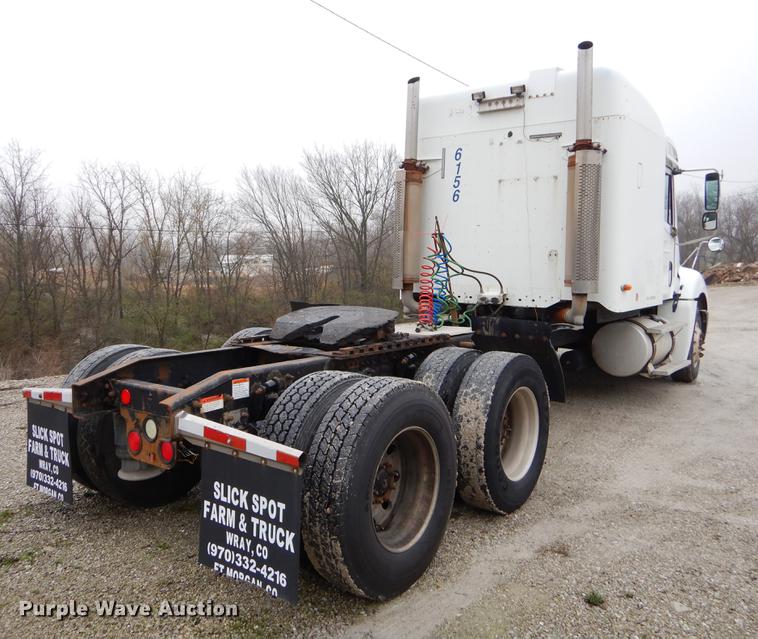 image for item EJ9922 2004 Freightliner Columbia semi truck