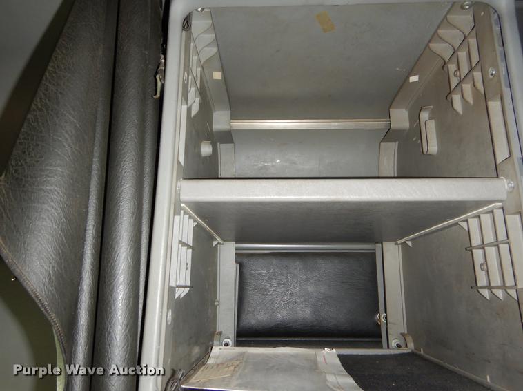 image for item EJ9922 2004 Freightliner Columbia semi truck