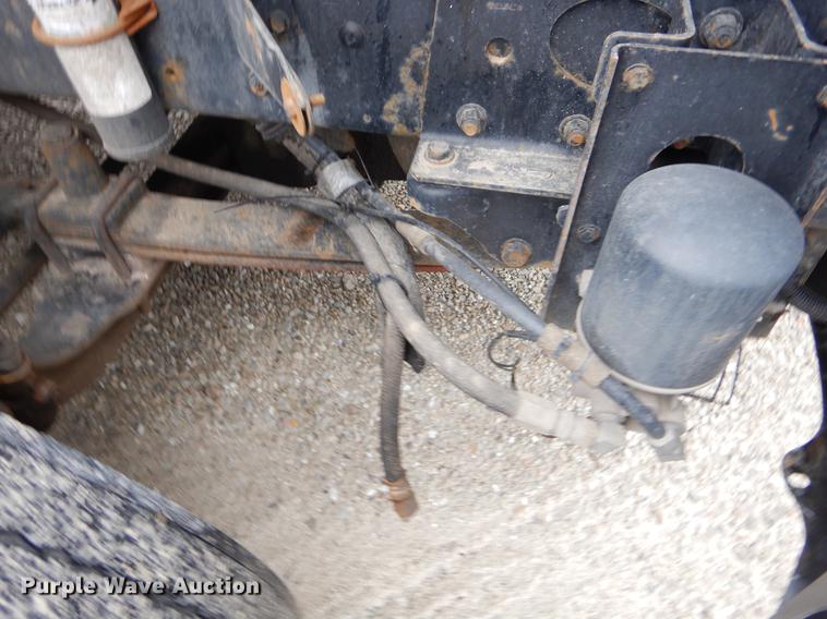 image for item EJ9922 2004 Freightliner Columbia semi truck