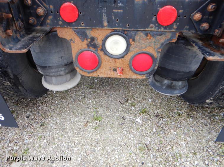 image for item EJ9922 2004 Freightliner Columbia semi truck