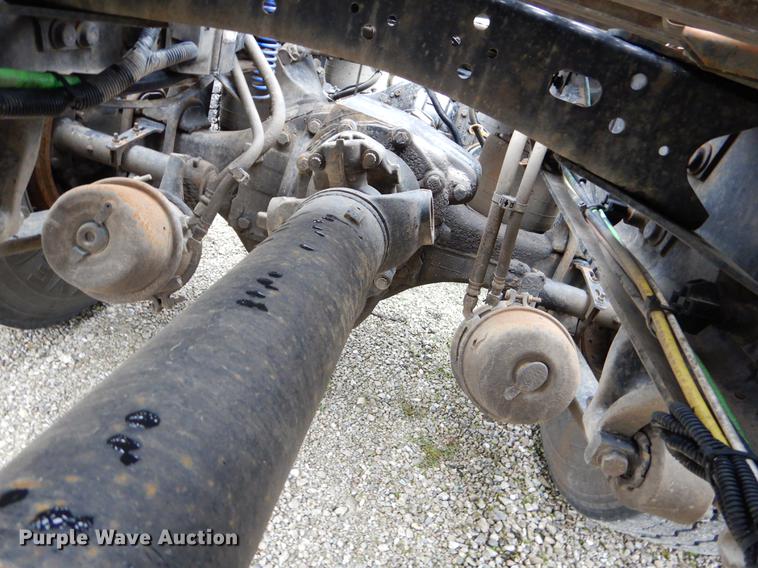 image for item EJ9922 2004 Freightliner Columbia semi truck