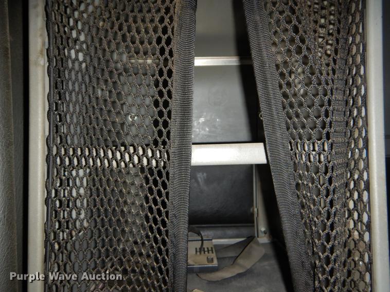 image for item EJ9923 2004 Freightliner Columbia semi truck