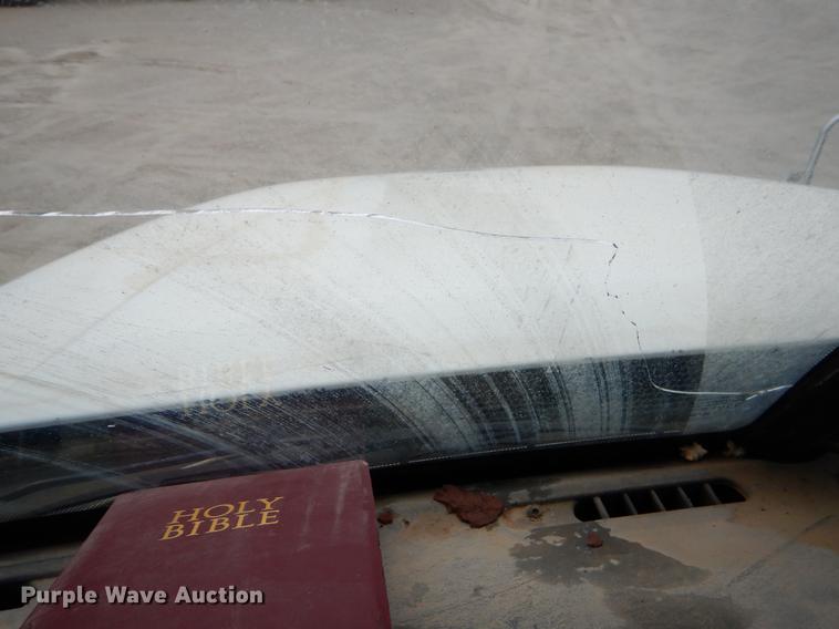 image for item EJ9923 2004 Freightliner Columbia semi truck