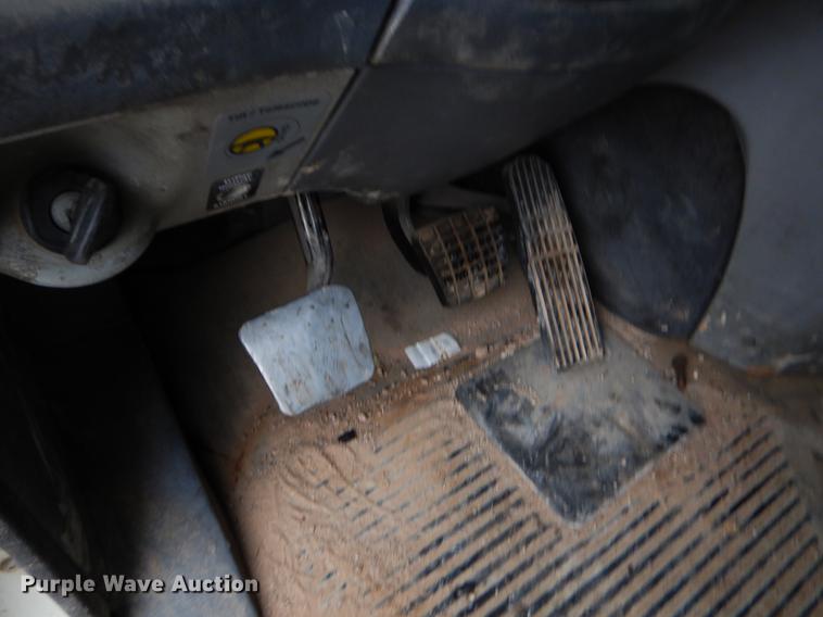 image for item EJ9923 2004 Freightliner Columbia semi truck