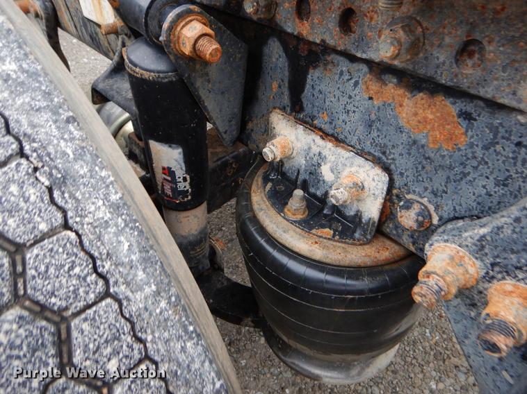 image for item EJ9923 2004 Freightliner Columbia semi truck