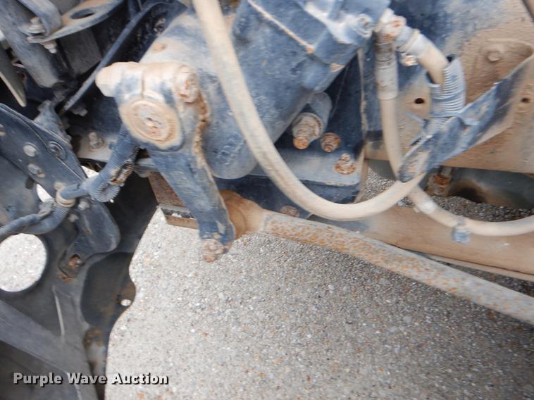 image for item EJ9923 2004 Freightliner Columbia semi truck