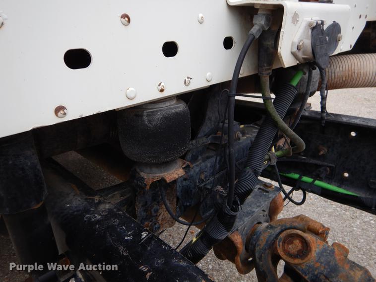 image for item EJ9923 2004 Freightliner Columbia semi truck