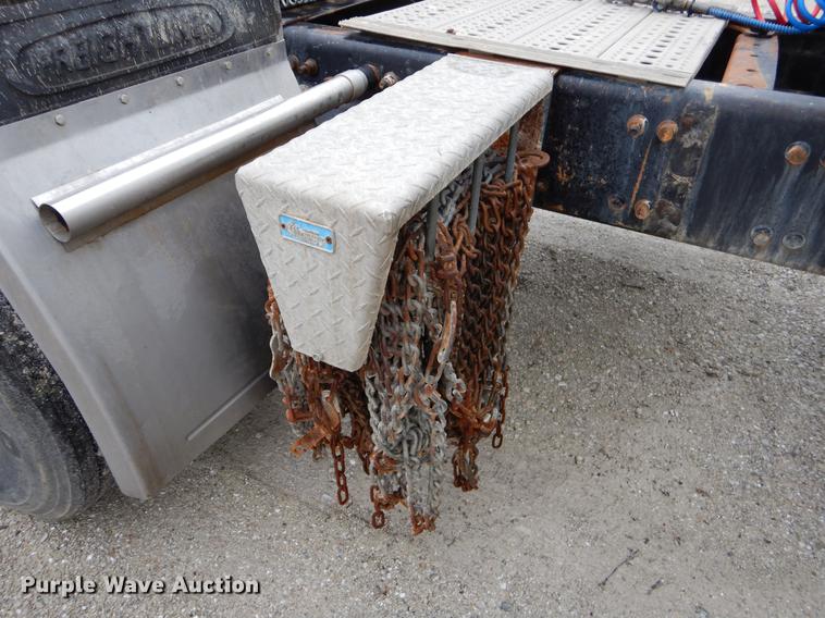 image for item EJ9923 2004 Freightliner Columbia semi truck