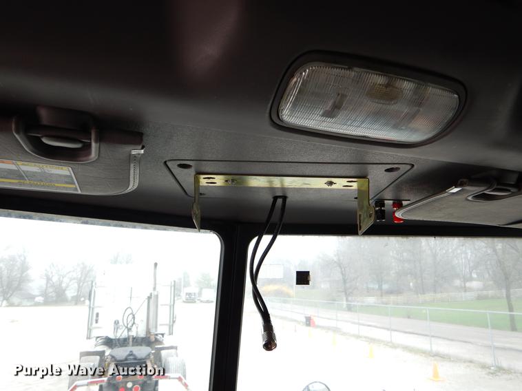 image for item EJ9924 2013 Peterbilt 386 semi truck