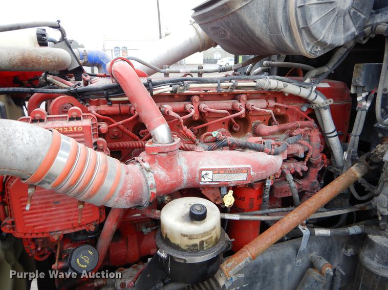 image for item EJ9924 2013 Peterbilt 386 semi truck